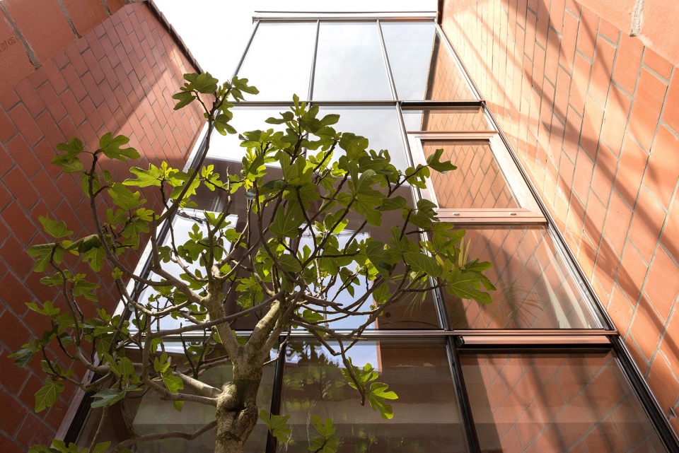 house ssk by de baes associates and sophie van noten