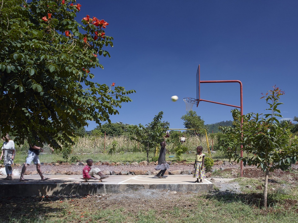 econef childrens center by asante architecture design and lonnqvist vanamo architects