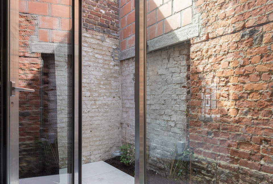 house ssk by de baes associates and sophie van noten