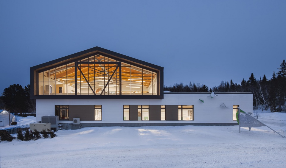 metis beach intermediate school by proulxsavard ccm2 architects