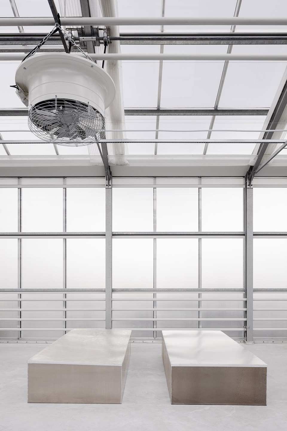 administration building with rooftop greenhouse at the altmarkt oberhausen by kuehn malvezzi