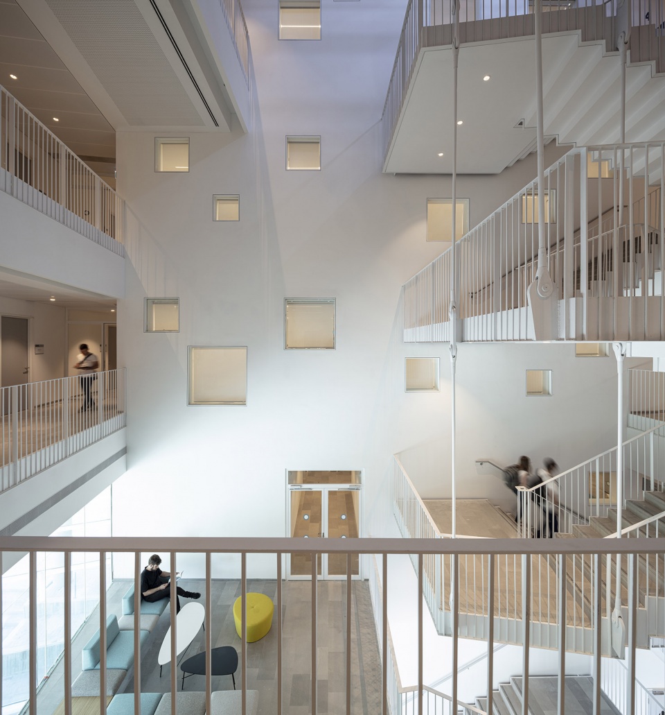 check point building by kimmel eshkolot architects