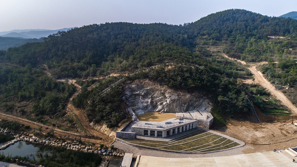 stone nest amphitheatre in weihai china by he wei studio