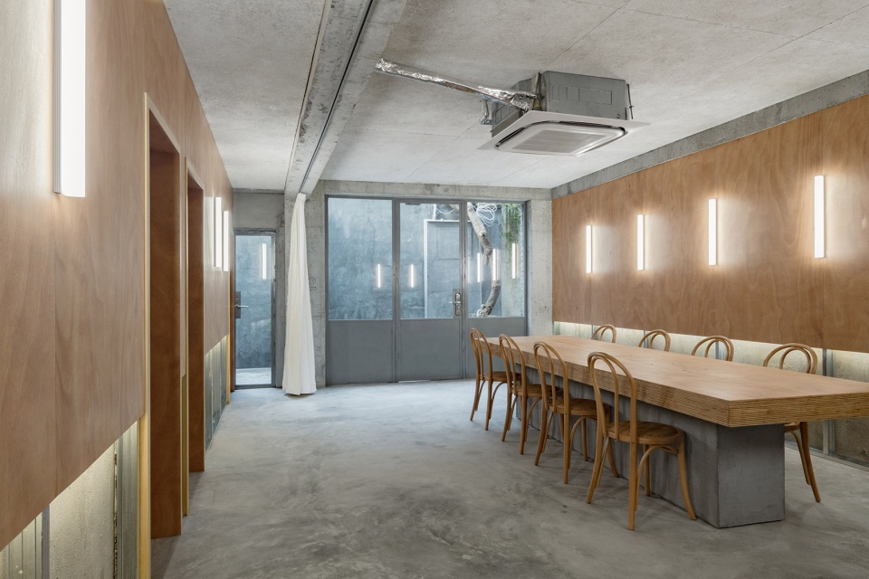 hotel farnear xinyuqingli st china by kooo architects