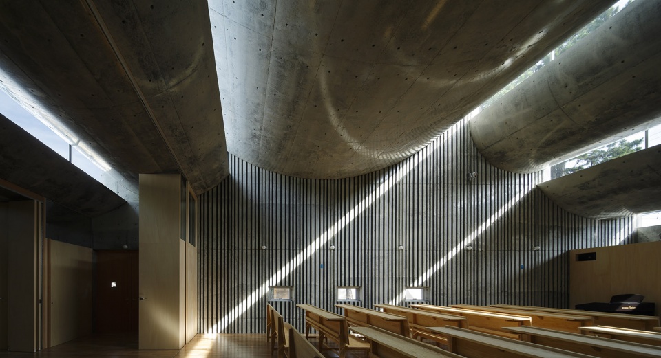 shonan christ church by takeshi hosaka architects