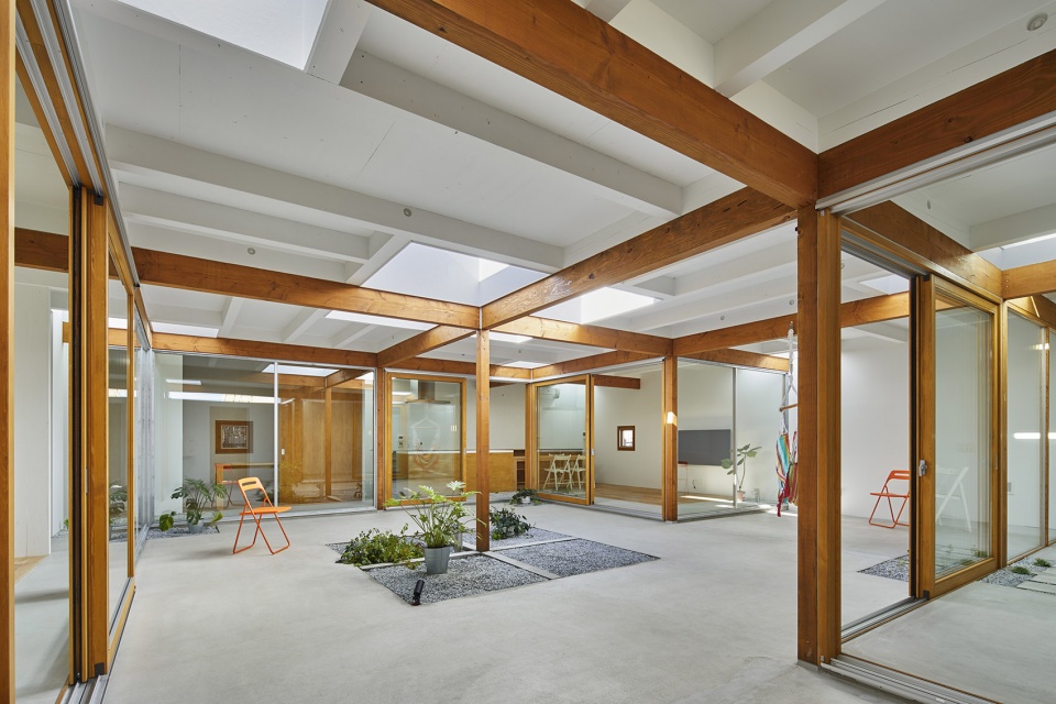 house in kozukue by takeshi hosaka architects