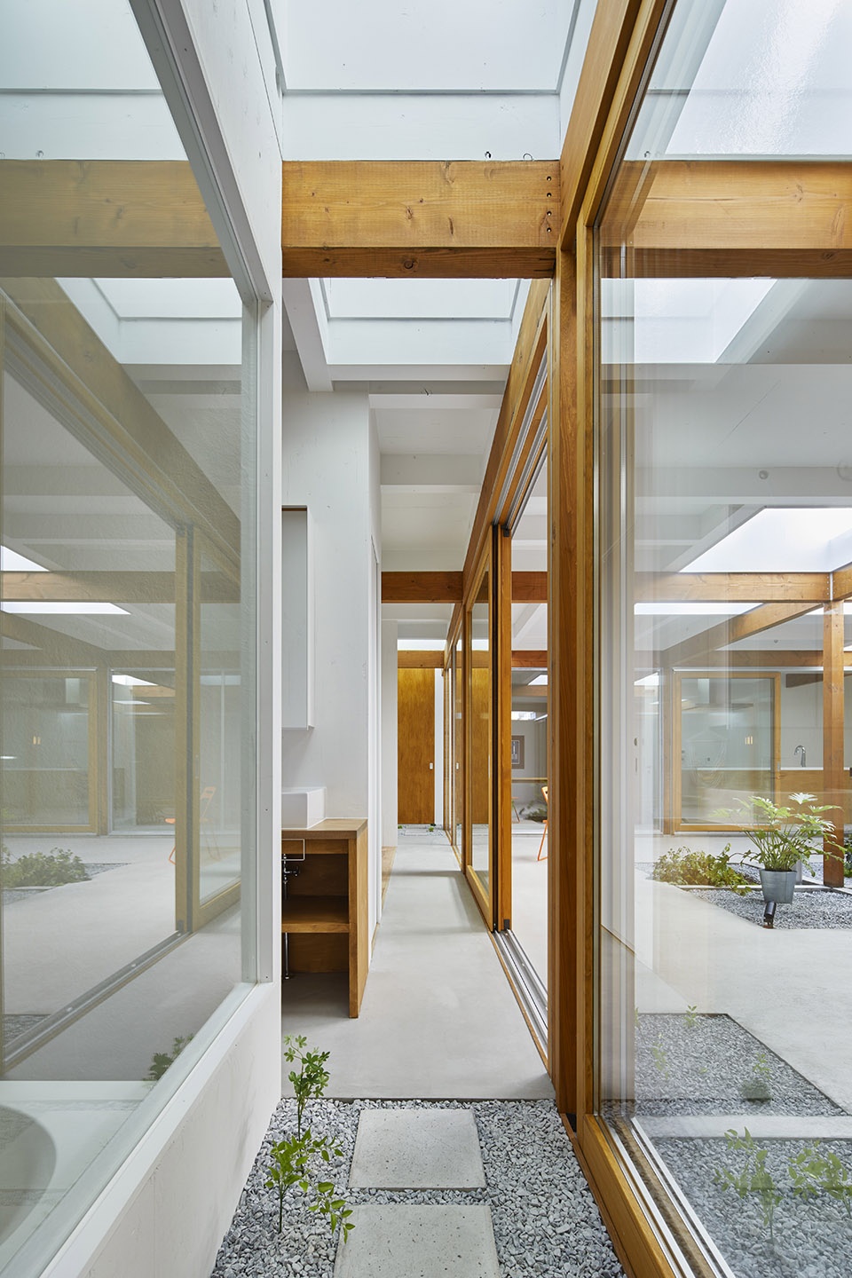 house in kozukue by takeshi hosaka architects