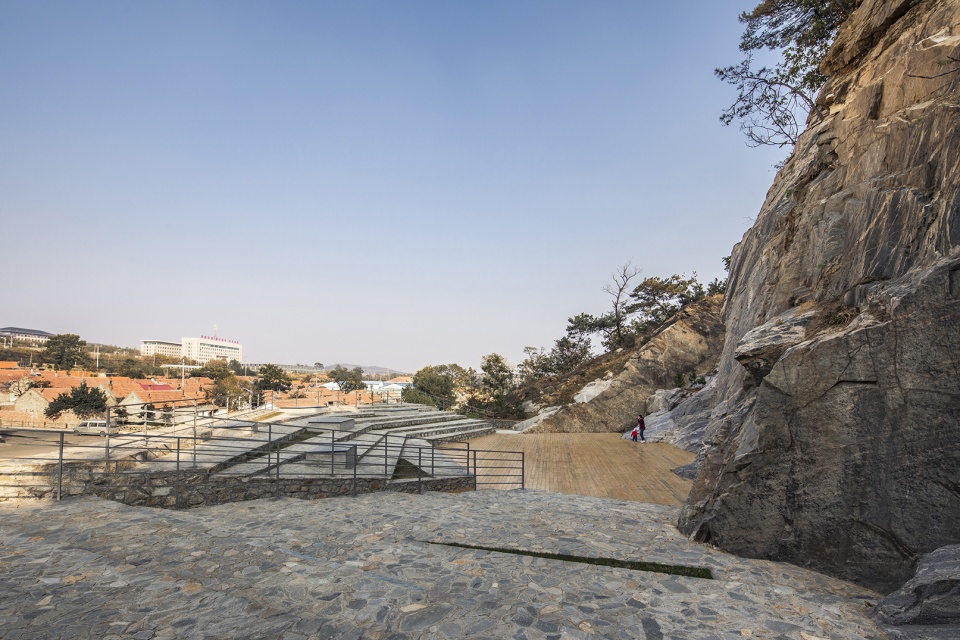 stone nest amphitheatre in weihai china by he wei studio