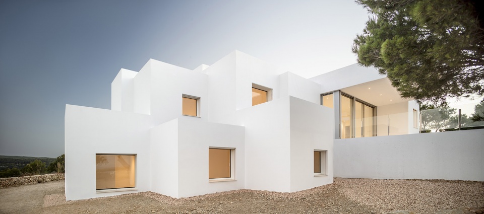 catwalk villa by nomo studio