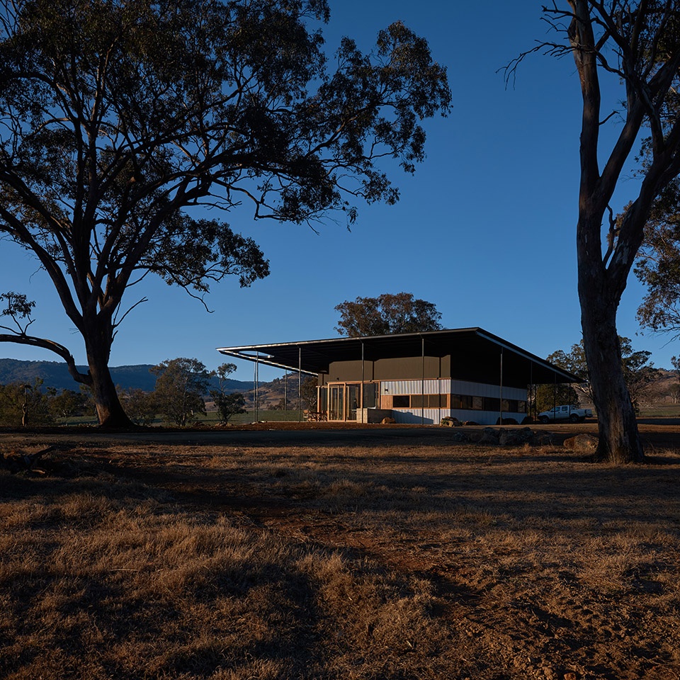 upside down akubra house by alexander symes architect