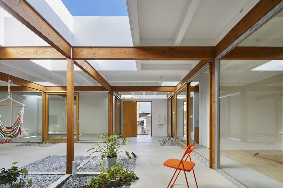 house in kozukue by takeshi hosaka architects