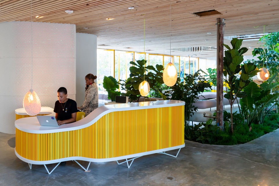 second home offices in hollywood by selgascano