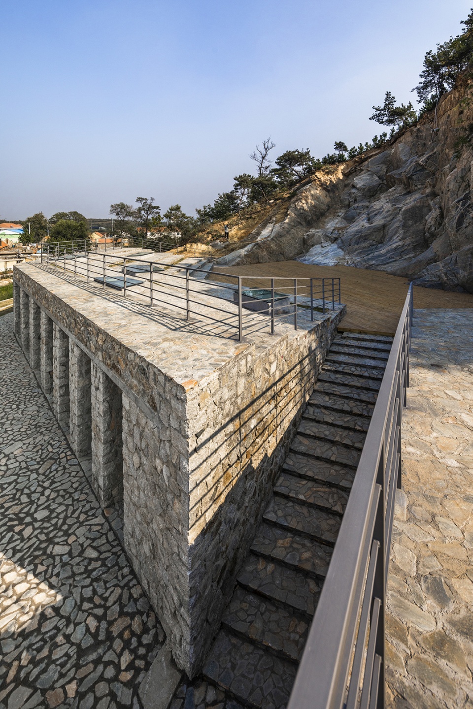 stone nest amphitheatre in weihai china by he wei studio