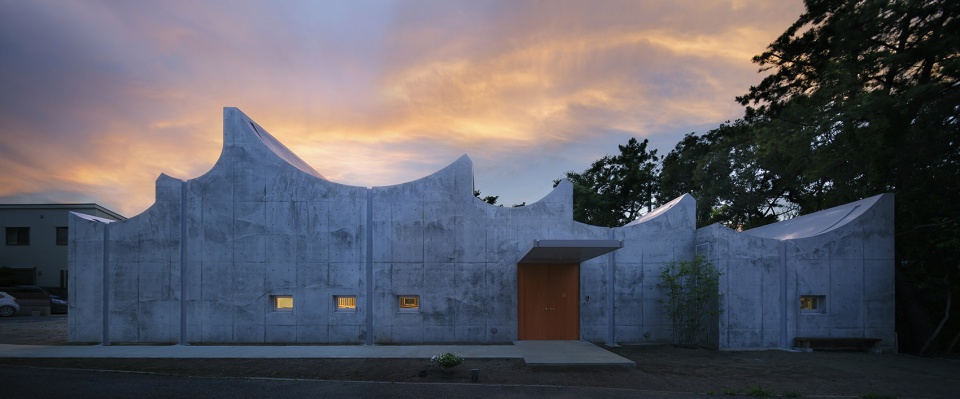shonan christ church by takeshi hosaka architects