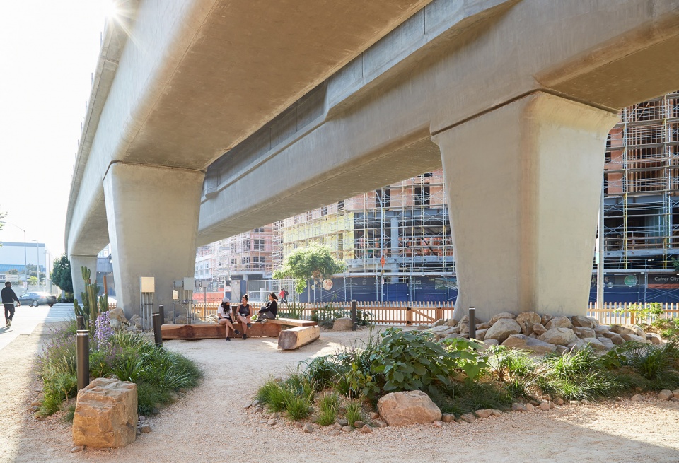 platform park by terremoto