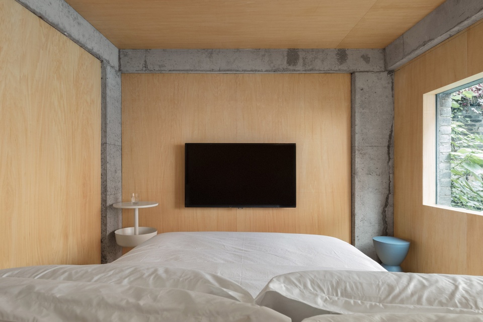 hotel farnear xinyuqingli st china by kooo architects