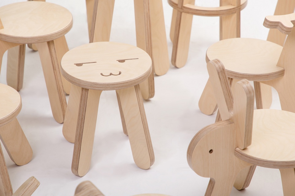 Chair moji by dot Make