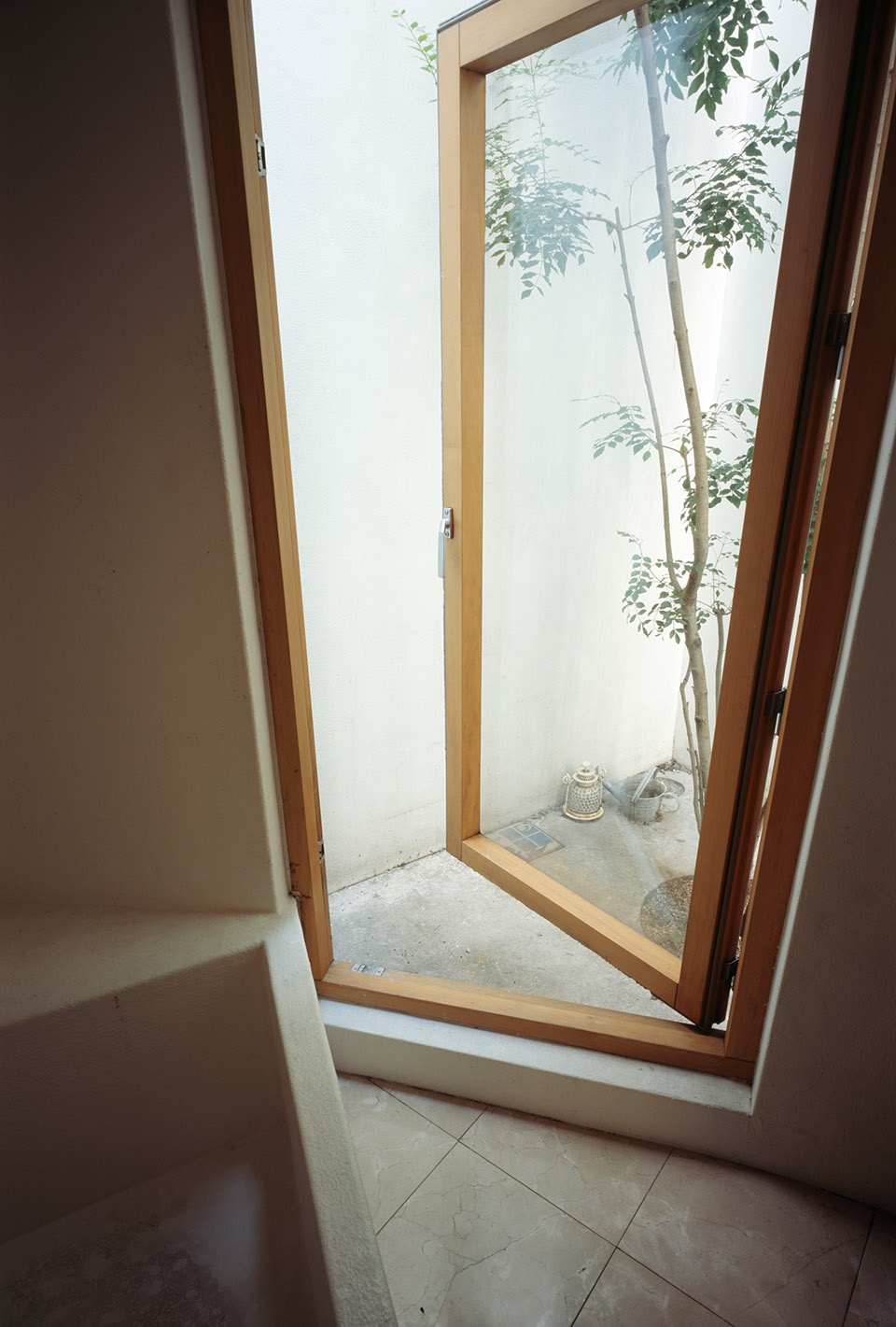 love house by takeshi hosaka architects
