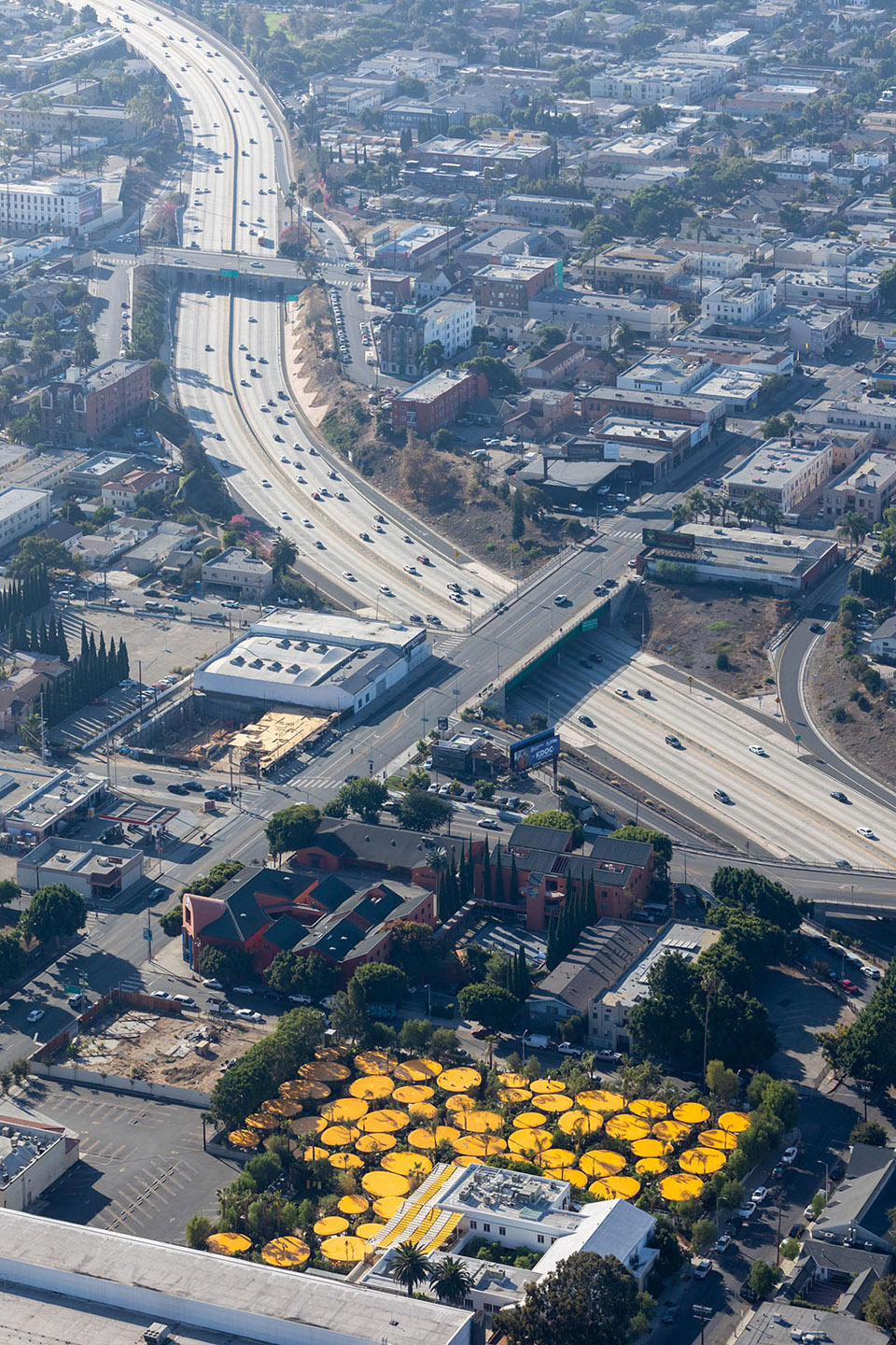 second home offices in hollywood by selgascano