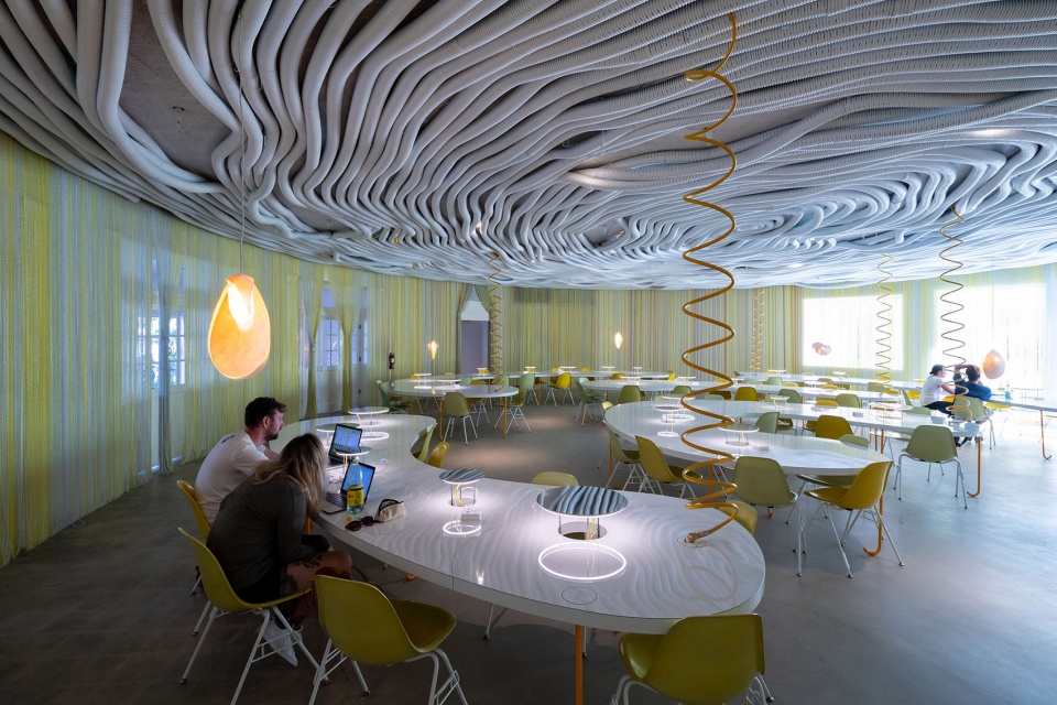 second home offices in hollywood by selgascano