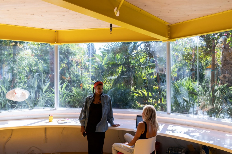 second home offices in hollywood by selgascano