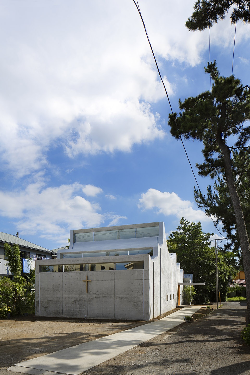 shonan christ church by takeshi hosaka architects