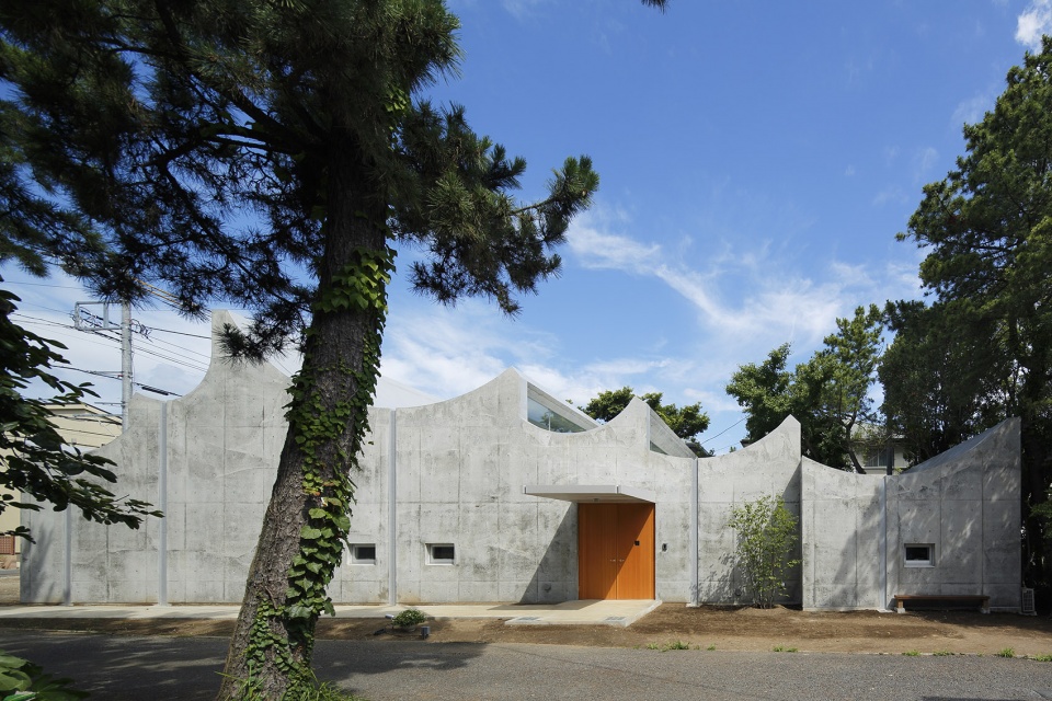 shonan christ church by takeshi hosaka architects