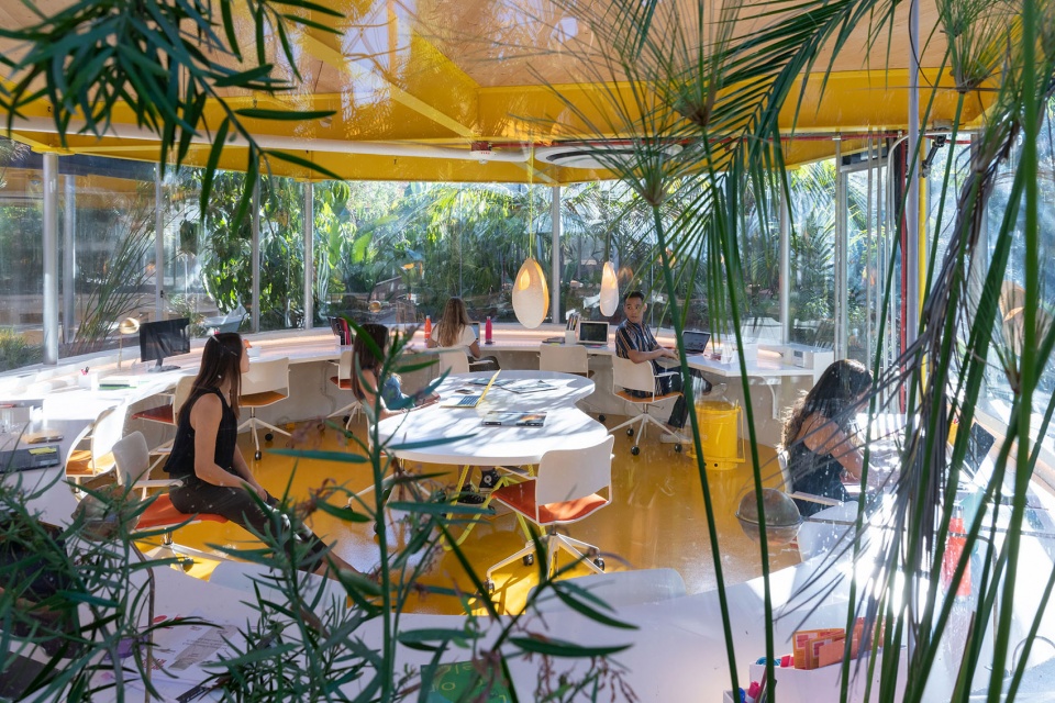 second home offices in hollywood by selgascano