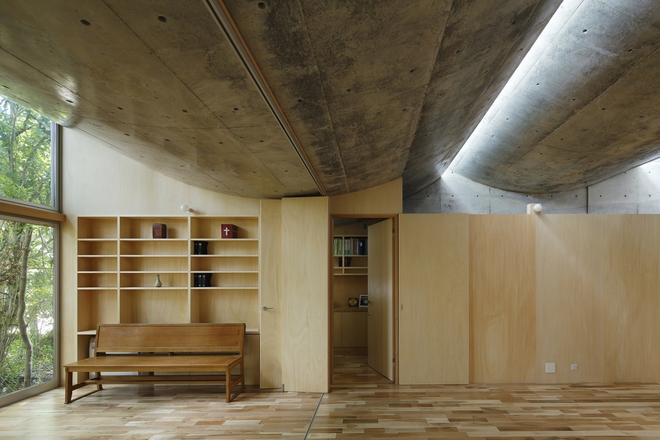 shonan christ church by takeshi hosaka architects
