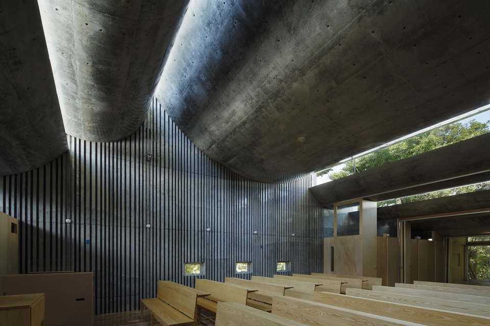 shonan christ church by takeshi hosaka architects