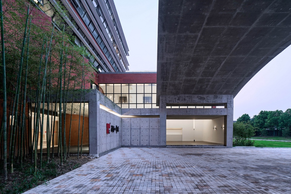 huateng headquarters china by leeko studio
