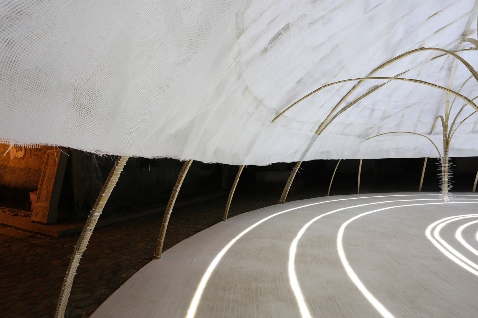 moon hut china by deve build