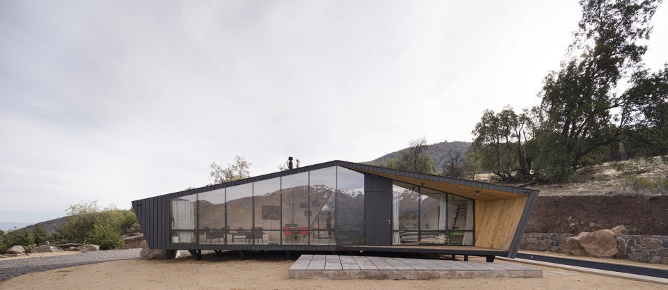 mountaineers refuge by gonzalo iturriaga arquitectos