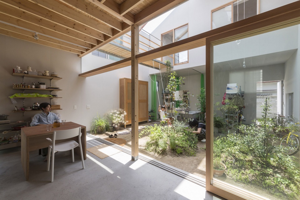 house in tsukimiyama by tato architects