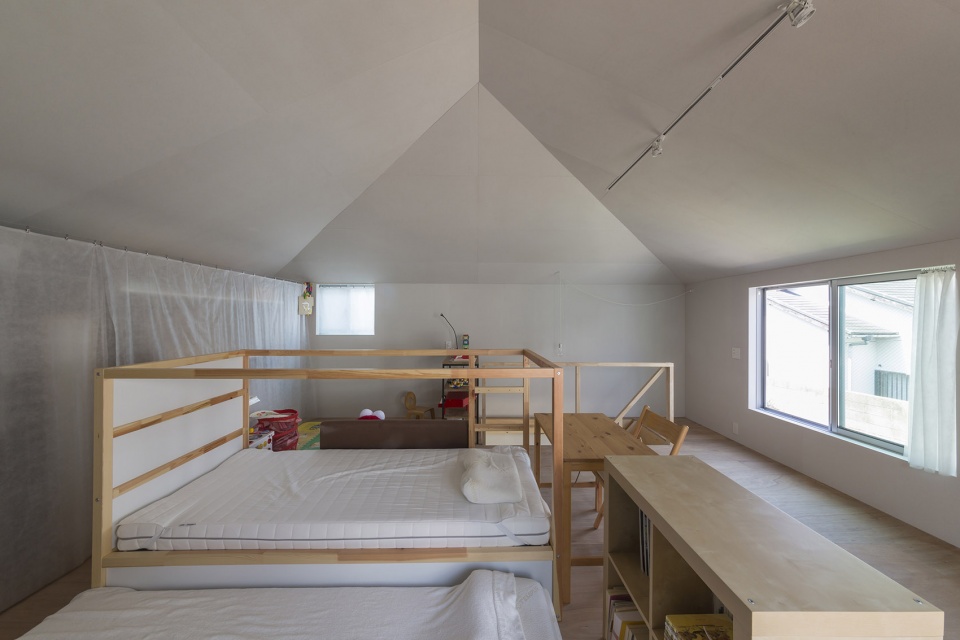 house in tsukimiyama by tato architects