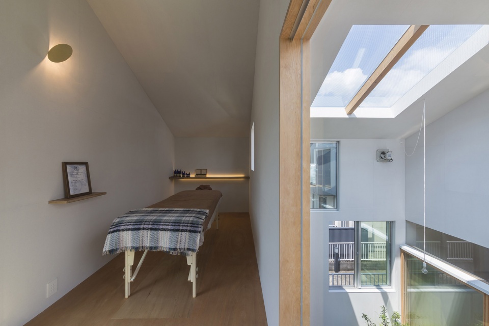 house in tsukimiyama by tato architects