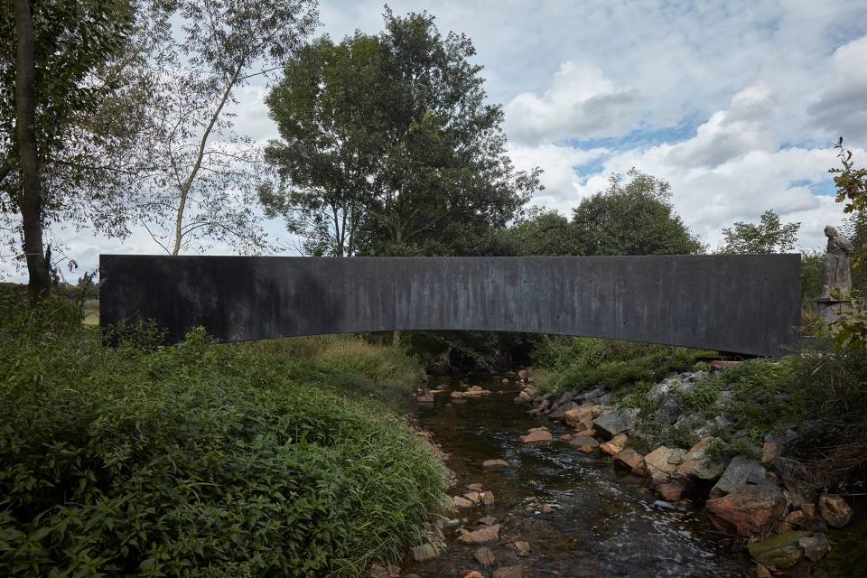 Bridge over the Dřetovice stream by Aoc architects and Klokner Institute