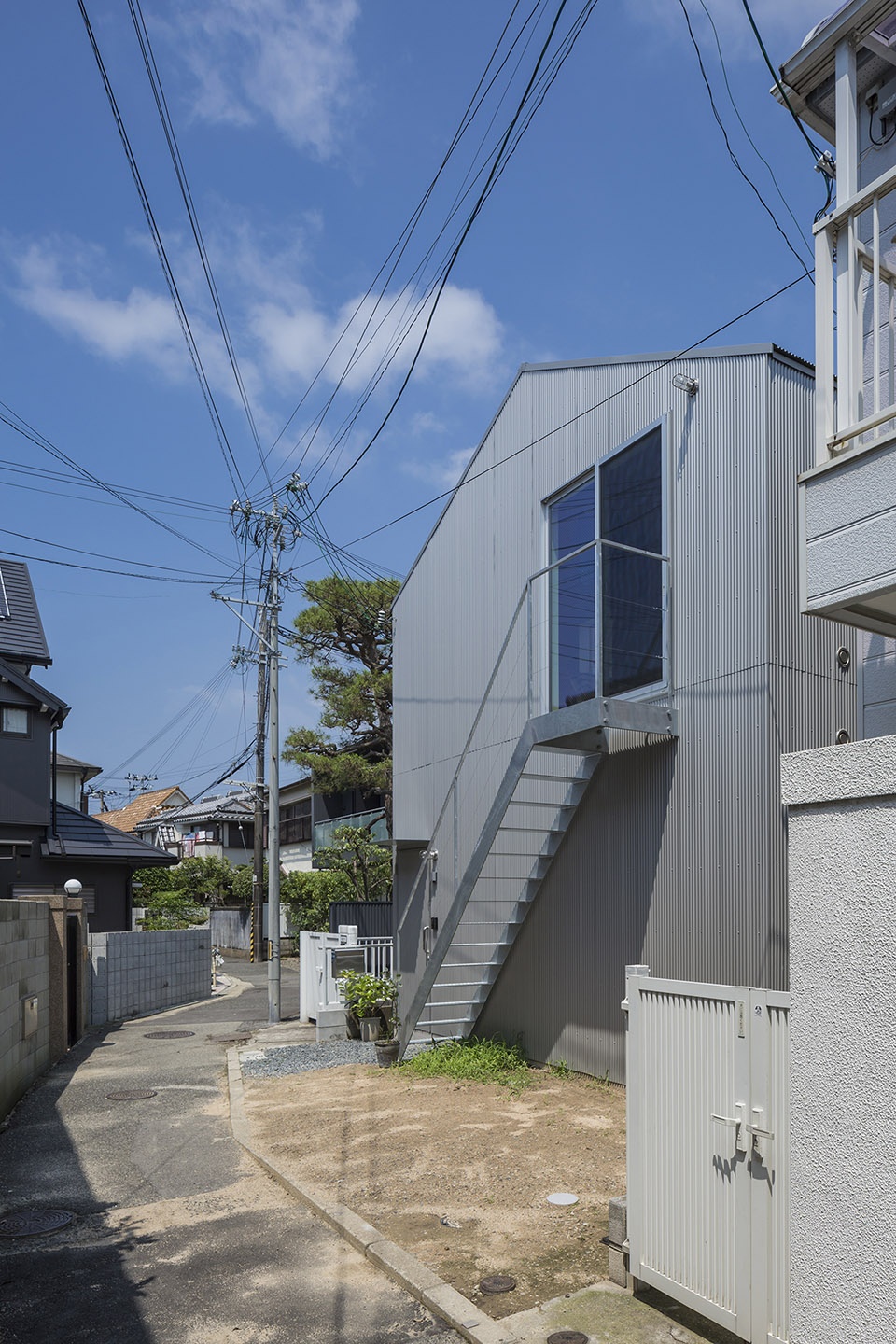 house in tsukimiyama by tato architects