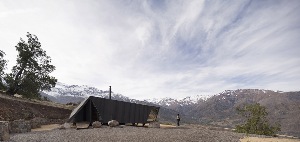 mountaineers refuge by gonzalo iturriaga arquitectos