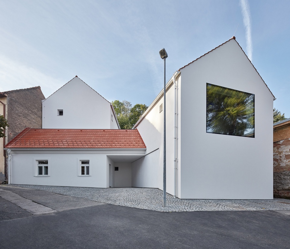 family house in jinonice by atelier 111 architekti