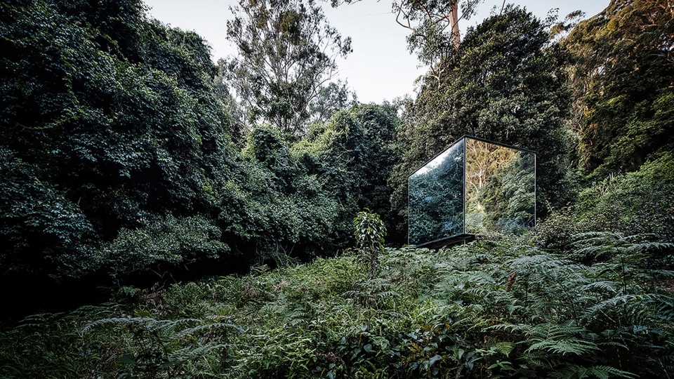 kangaroo valley outhouse by madeleine blanchfield architects