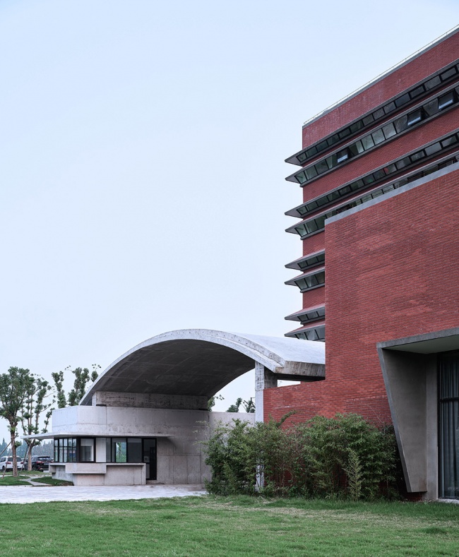 huateng headquarters china by leeko studio