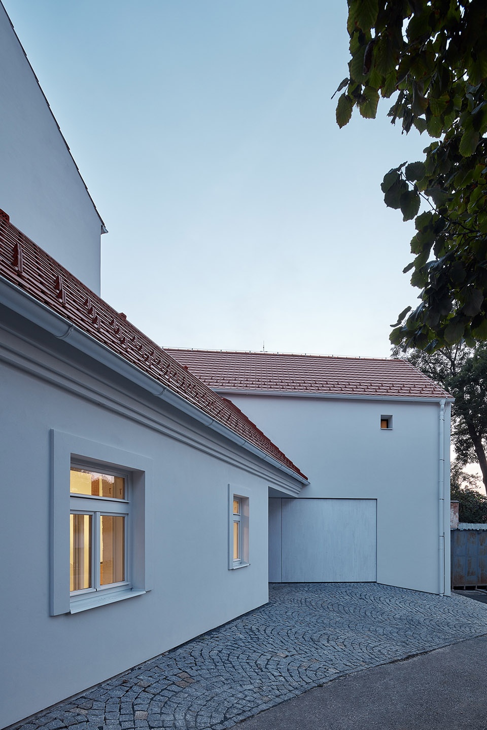 family house in jinonice by atelier 111 architekti