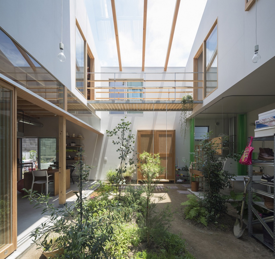 house in tsukimiyama by tato architects