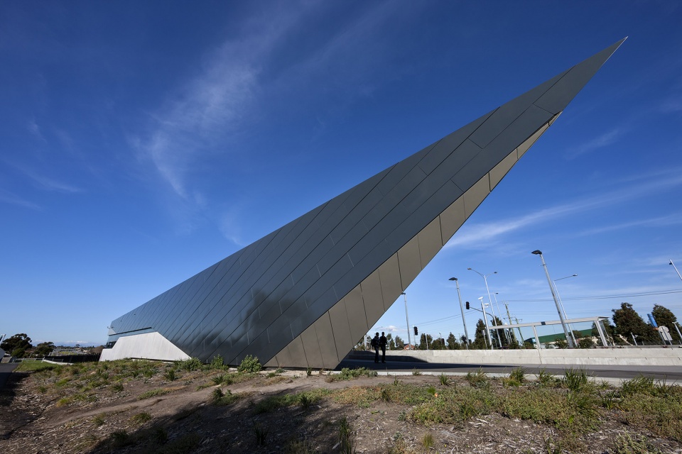 south morang rail extension by cox architecture