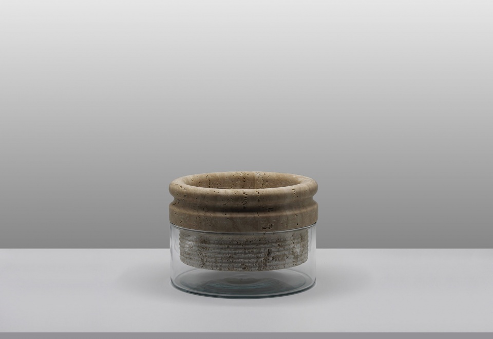 sponge vase by moreno ratti