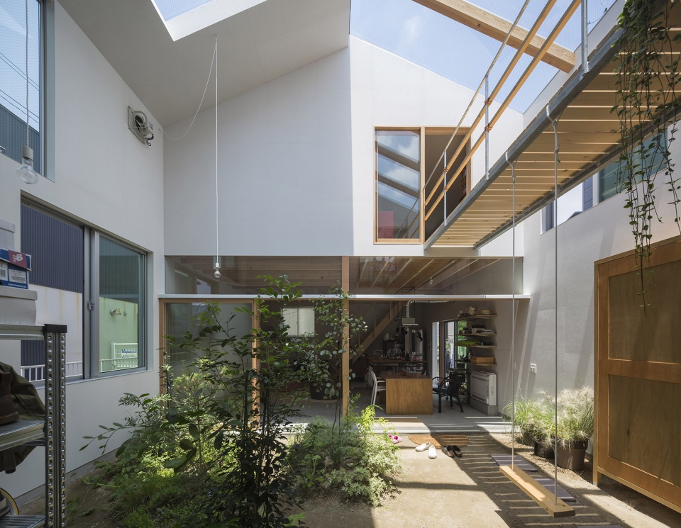 house in tsukimiyama by tato architects