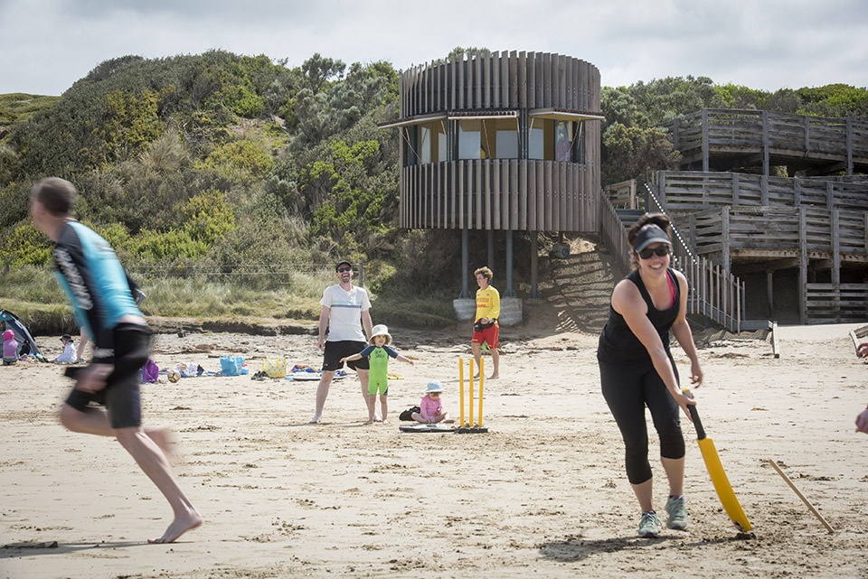 smiths beach surf life saving tower by mrtn architects