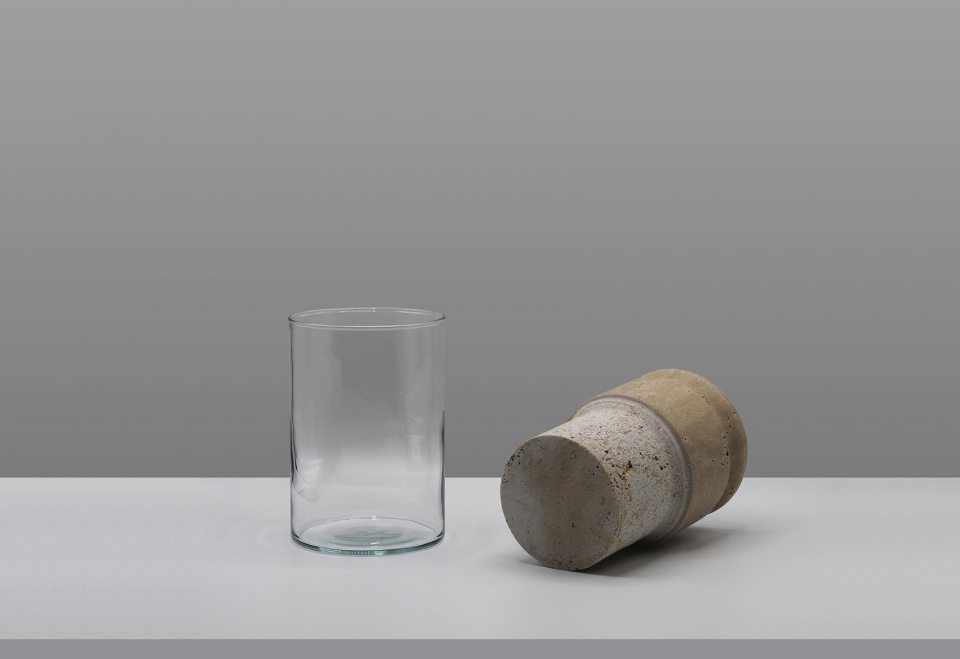 sponge vase by moreno ratti