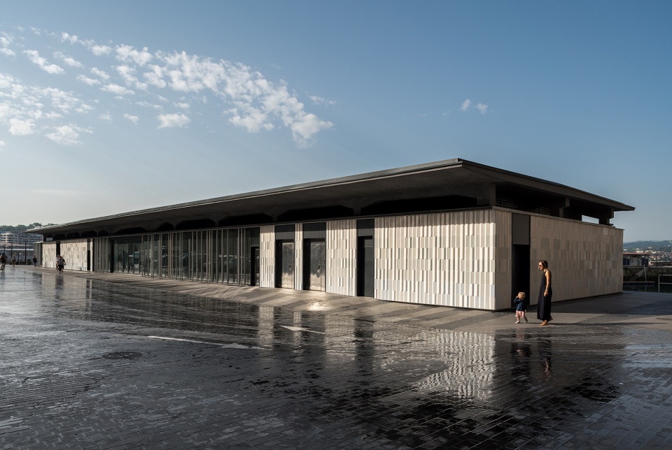portaaviones pavilion renovation by vaumm